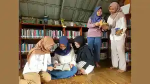Komunitas-Gada-Membaca-di-Kecamatan-Kawali-Kabupaten-Ciamis-3052026-1.jpg