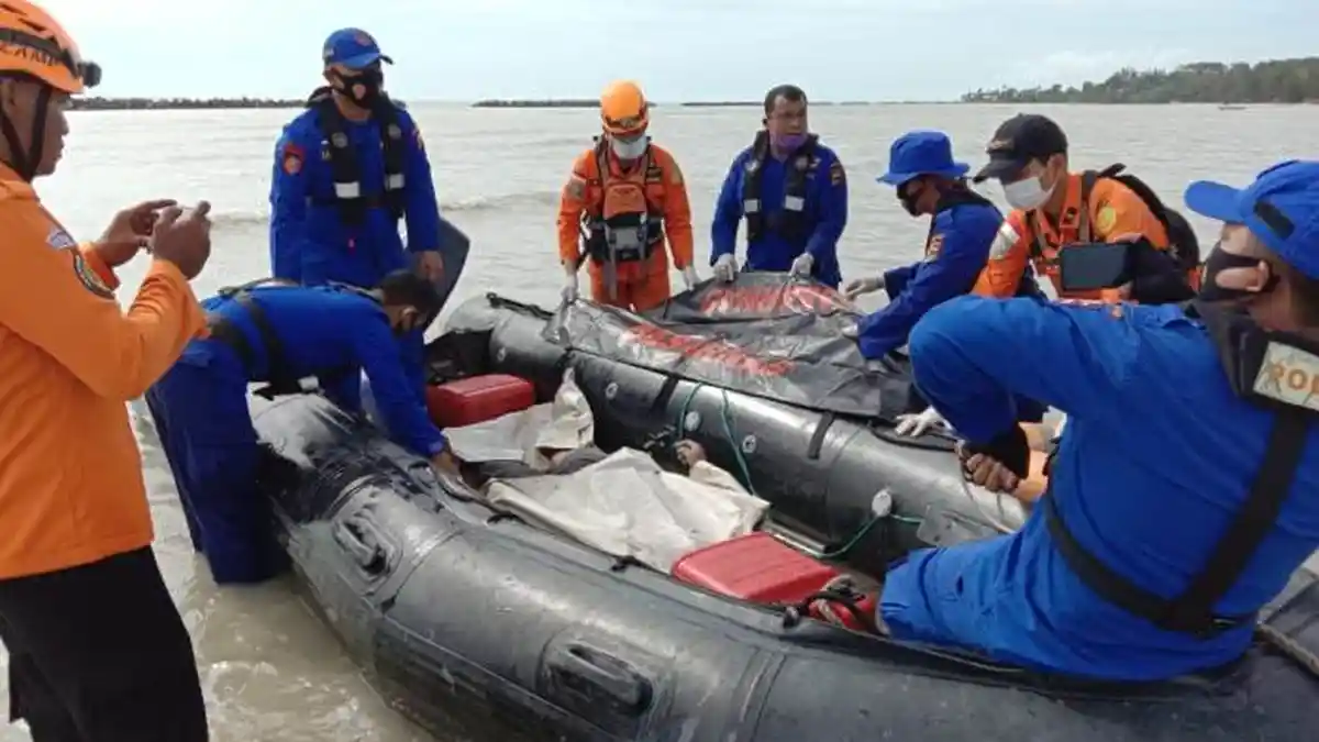 Pemancing Tewas Terseret Arus Saat Mancing di Pantai Pasir Padi Pangkalpinang
