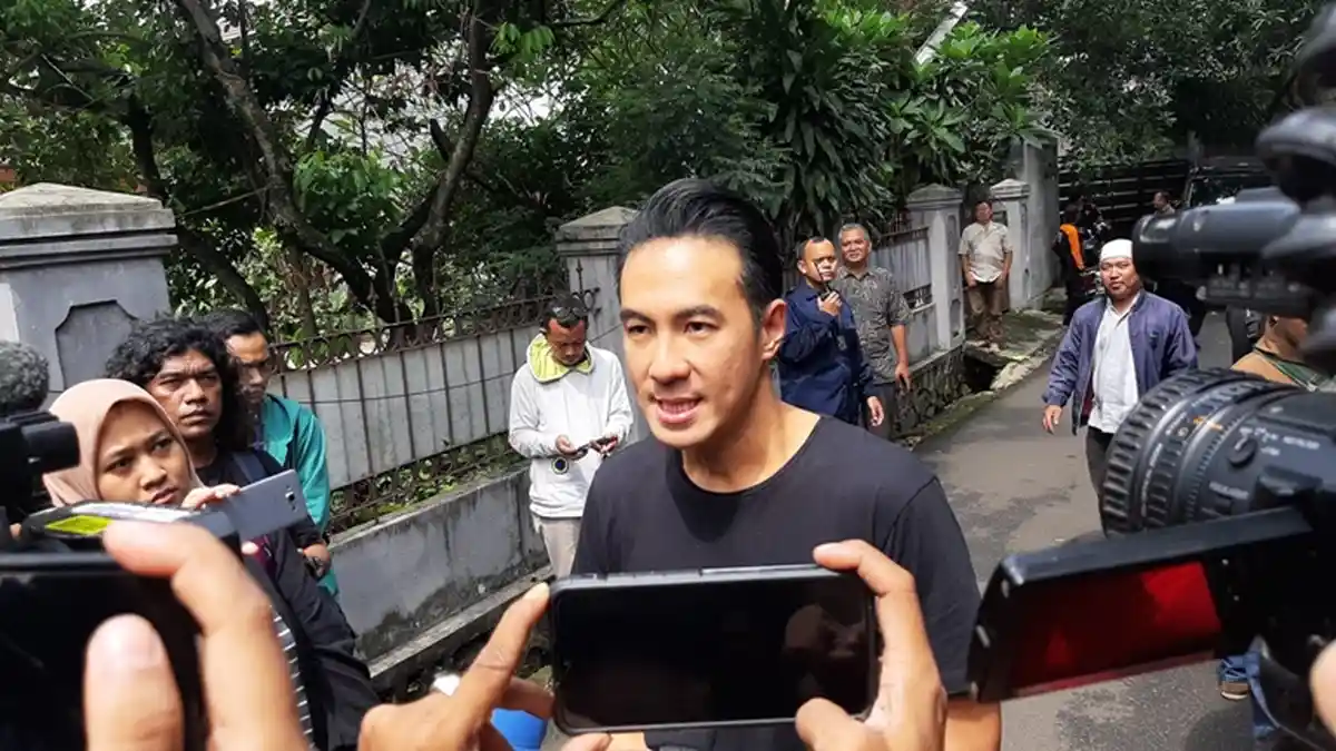 Daniel Mananta Ceritakan Pertemuan Terakhirnya dengan Ashraf Sinclair, Disapa dan Lakukan Tos