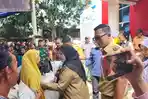 Wali Kota Eva Salurkan Bantuan 43.582 Paket Beras untuk KPM di Bandar Lampung