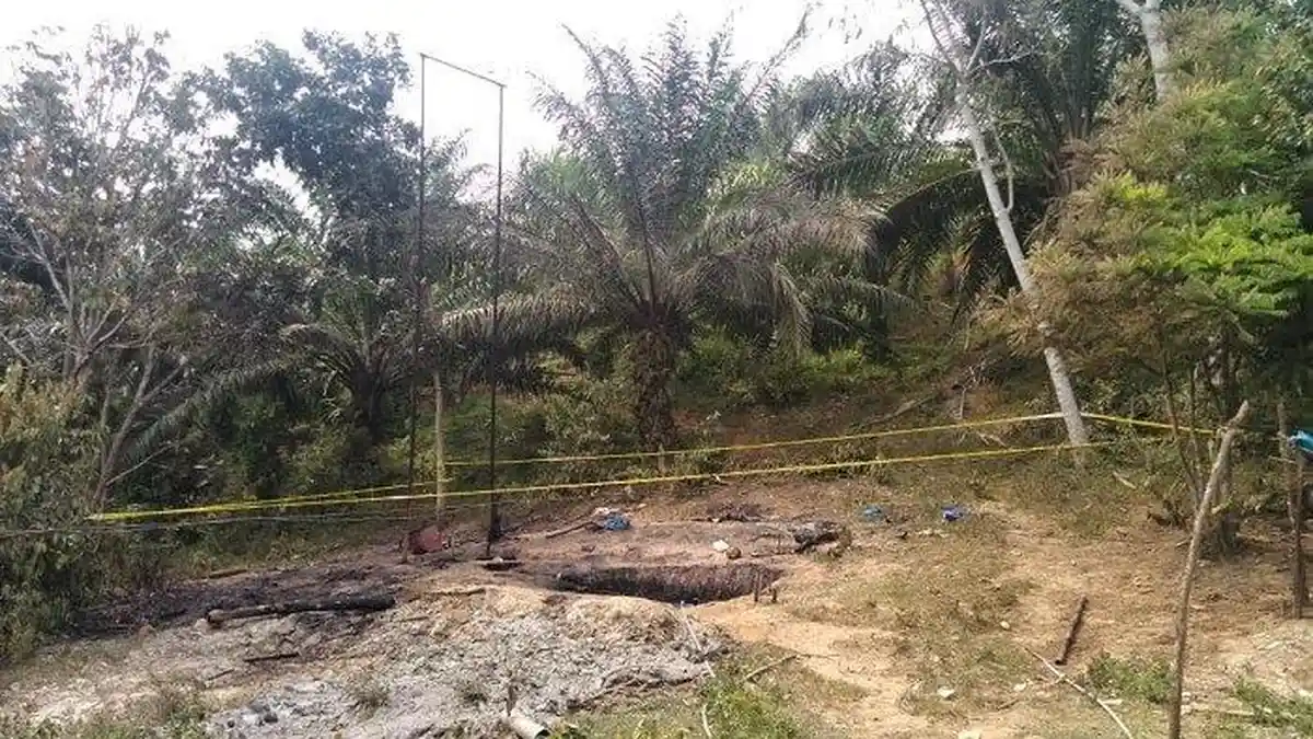 Sumur Minyak Tradisional di Aceh Timur, Semburkan Gas Bercampur Air