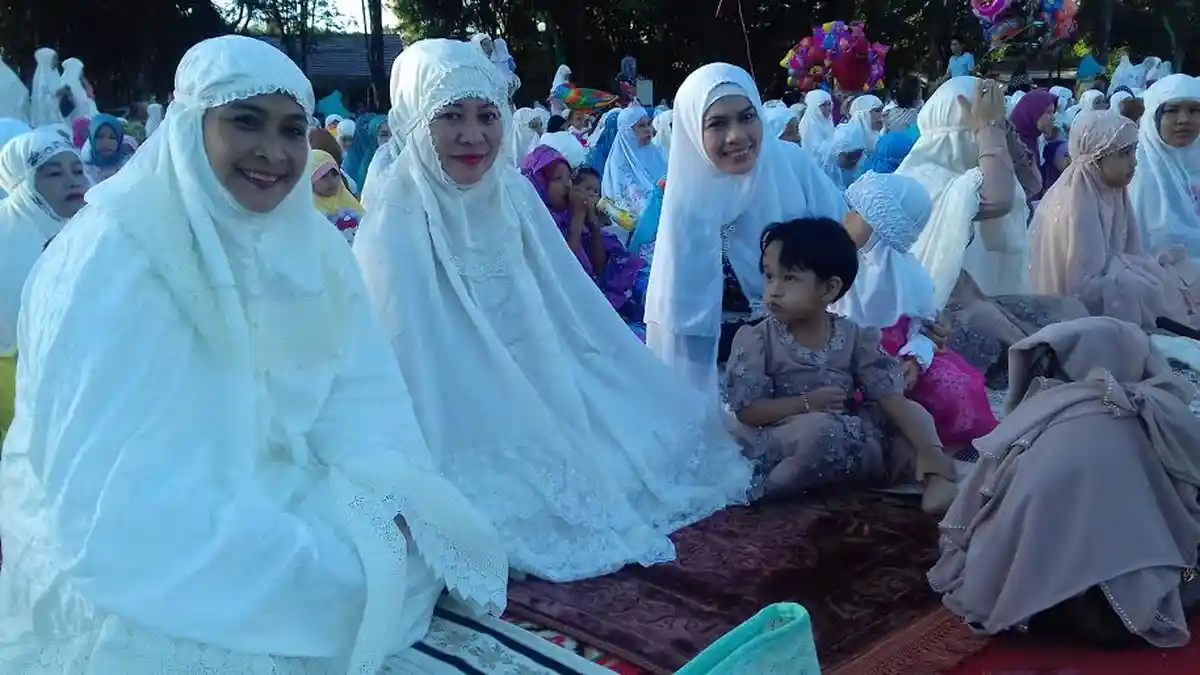 Kompaknya Istri Bupati dan Wakil Bupati Pangkep saat Rayakan Lebaran