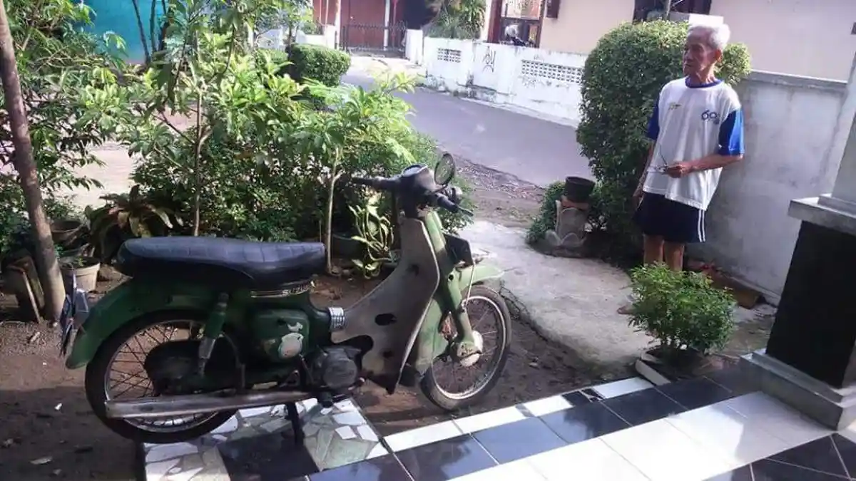 Mata Hardjosudiro Berkaca-kaca Lepas Motor Kesayangannya