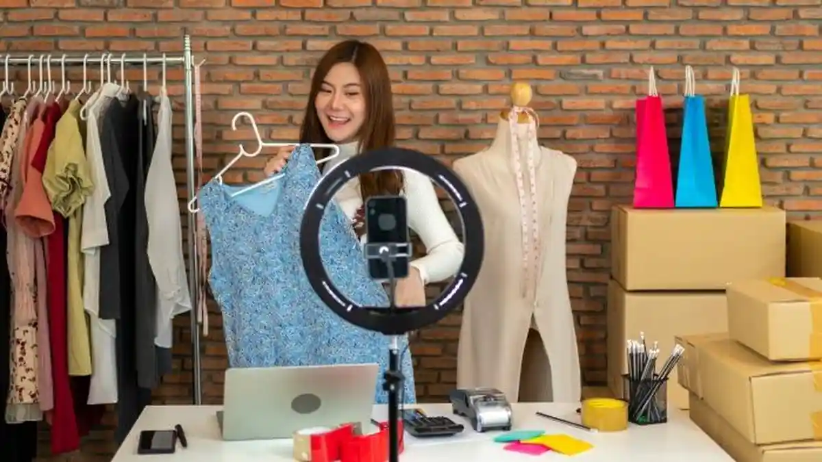 Yuk Belanja di Shopee Live, Ada Promo Bombastis dengan Diskon Hingga 50 Persen!