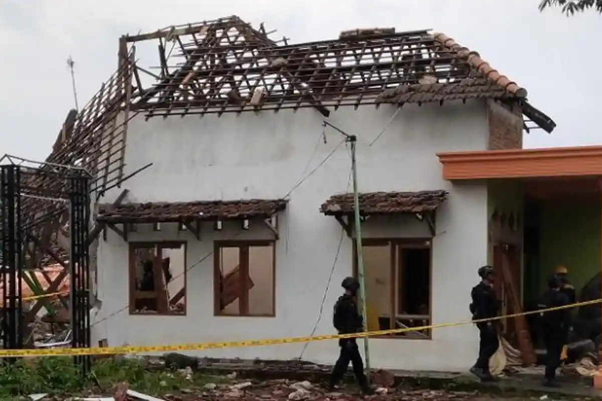 Penampakan Rumah Polisi di Mojokerto yang Meledak dan Menewaskan 2 Orang