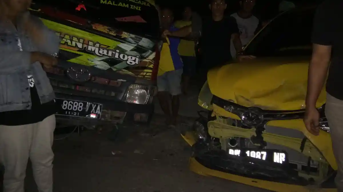 Mini Bus Milik Pensiunan PNS di Wajo Ringsek, Ternyata Ini Penyebabnya