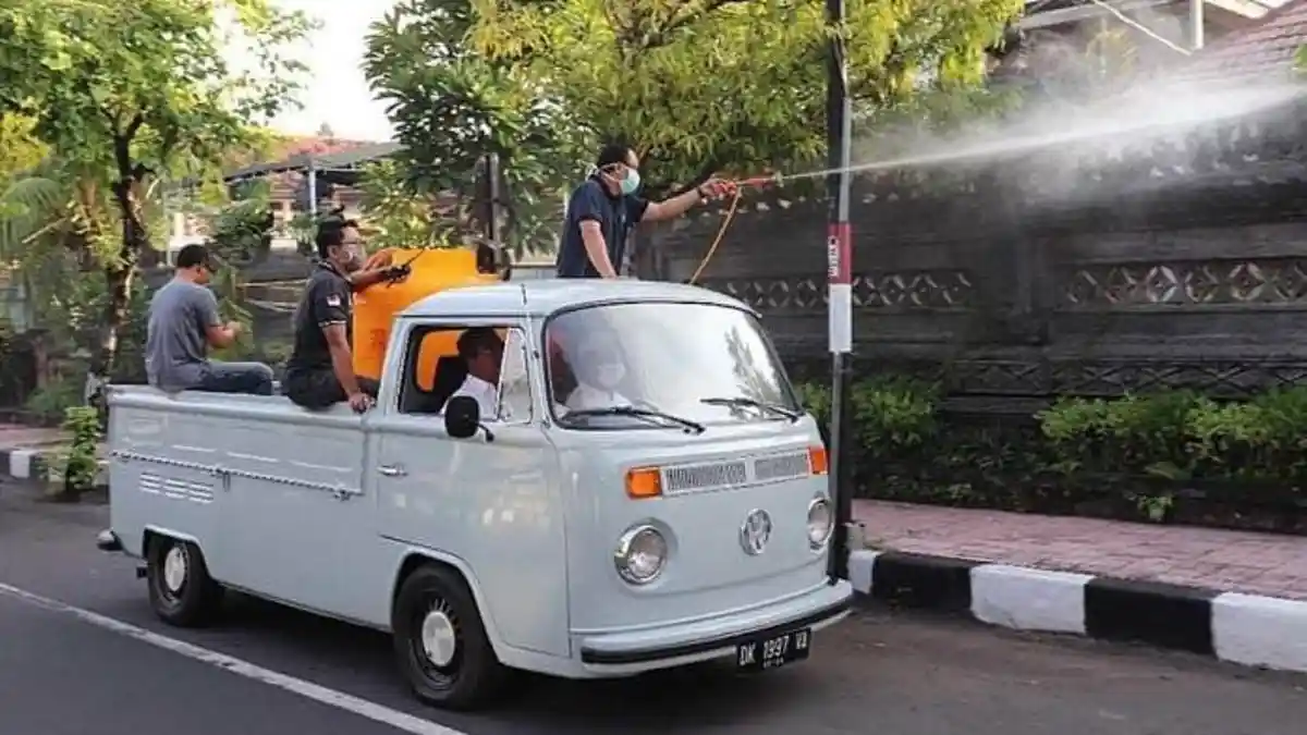 Pemkab Buleleng Berlakukan Pembatasan Jam Operasional Berdagang Untuk Penyemprotan Disinfektan