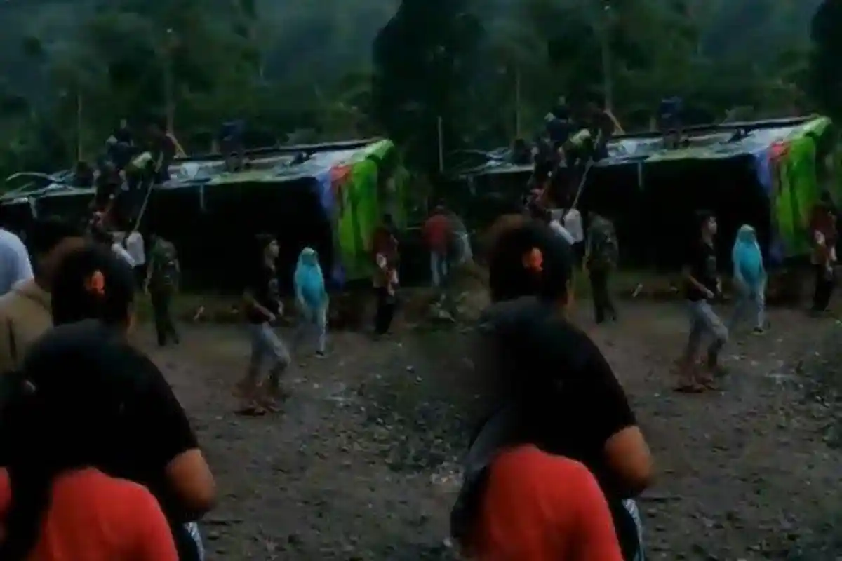 Pulang dari Wisata Tangkuban Perahu, Bus Pariwisata Asal Depok Terguling di Subang, 8 Orang Tewas