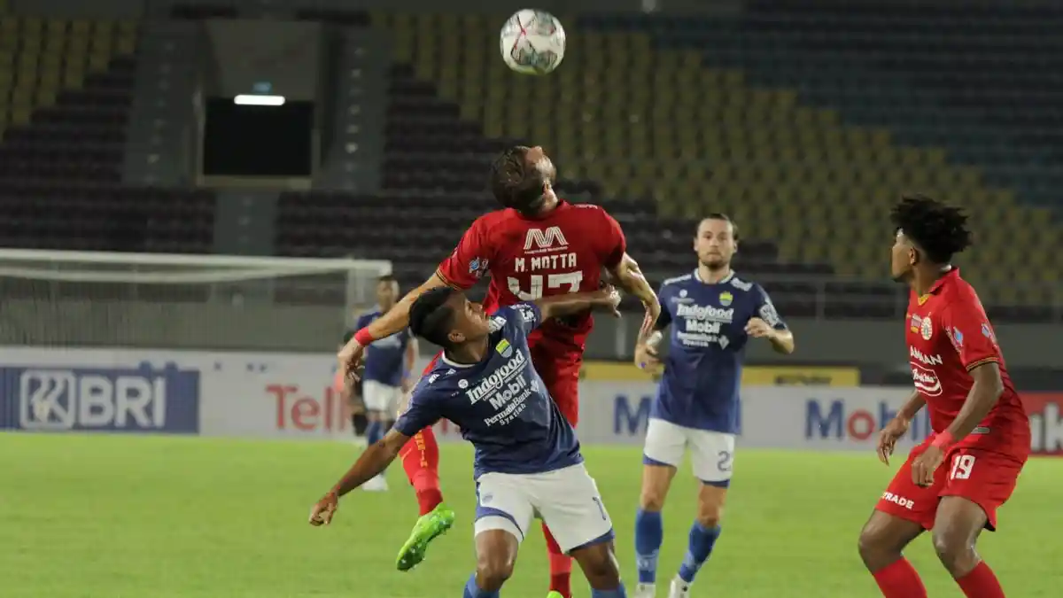 Gol Persib Bandung Dianulir Melawan Persija Jakarta, Robert Alberts: Bola Sudah Lewat Garis!