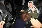 v-tinggalkan-kpk-usai-diperiksa-terkait-suap-kalapas-sukamiskin_20180721_223056.jpg