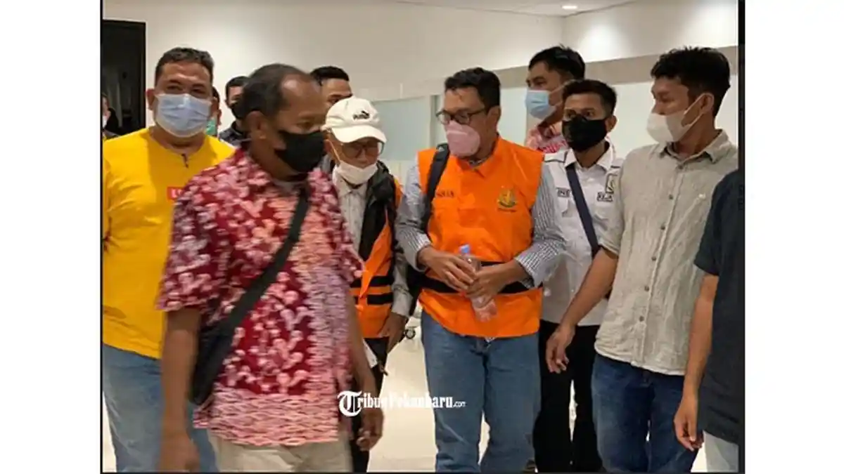 Mangkir Saat Dipanggil Jaksa, Ketua KONI Kampar Ternyata Masih Ngantor