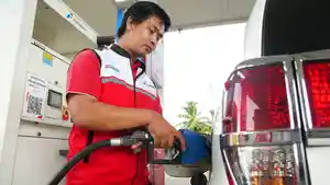 HARGA-NAIK-Aktivitas-pengisian-BBM-di-SPBU.jpg