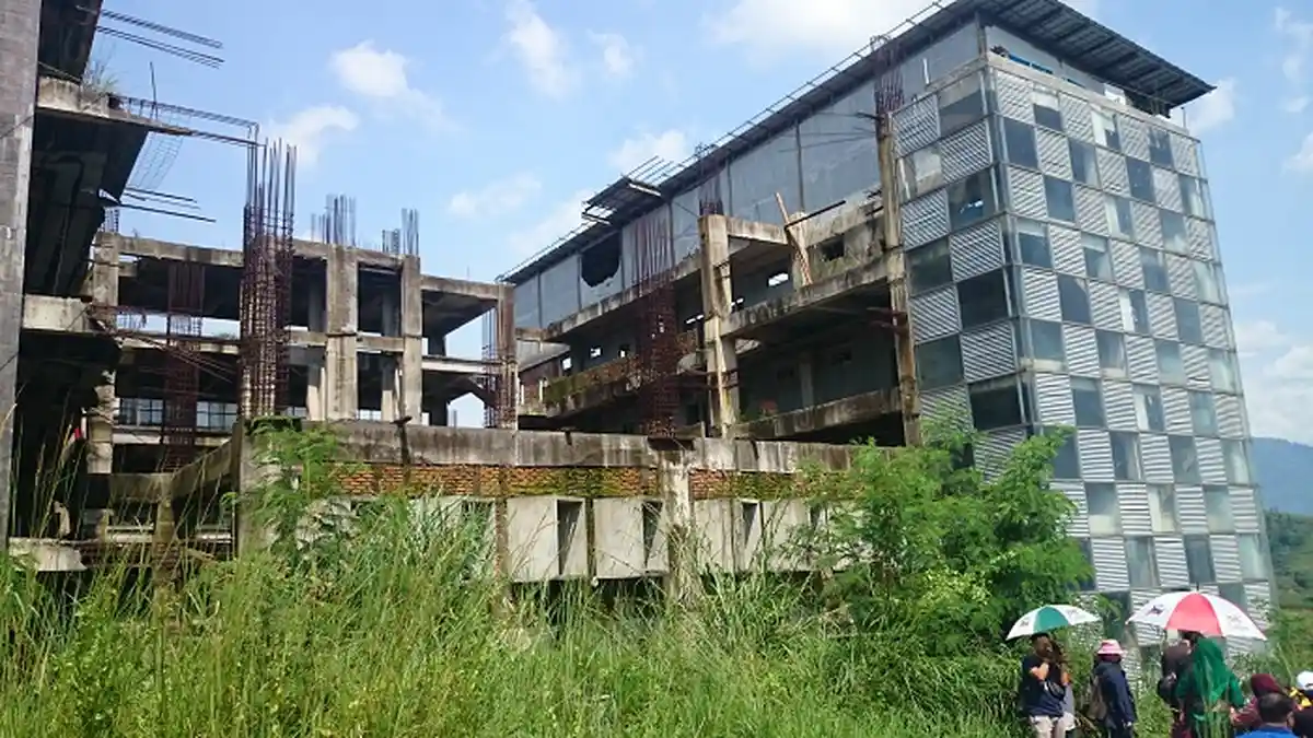 Disain Hambalang Awalnya Bungalo Ikuti Kontur Tanah