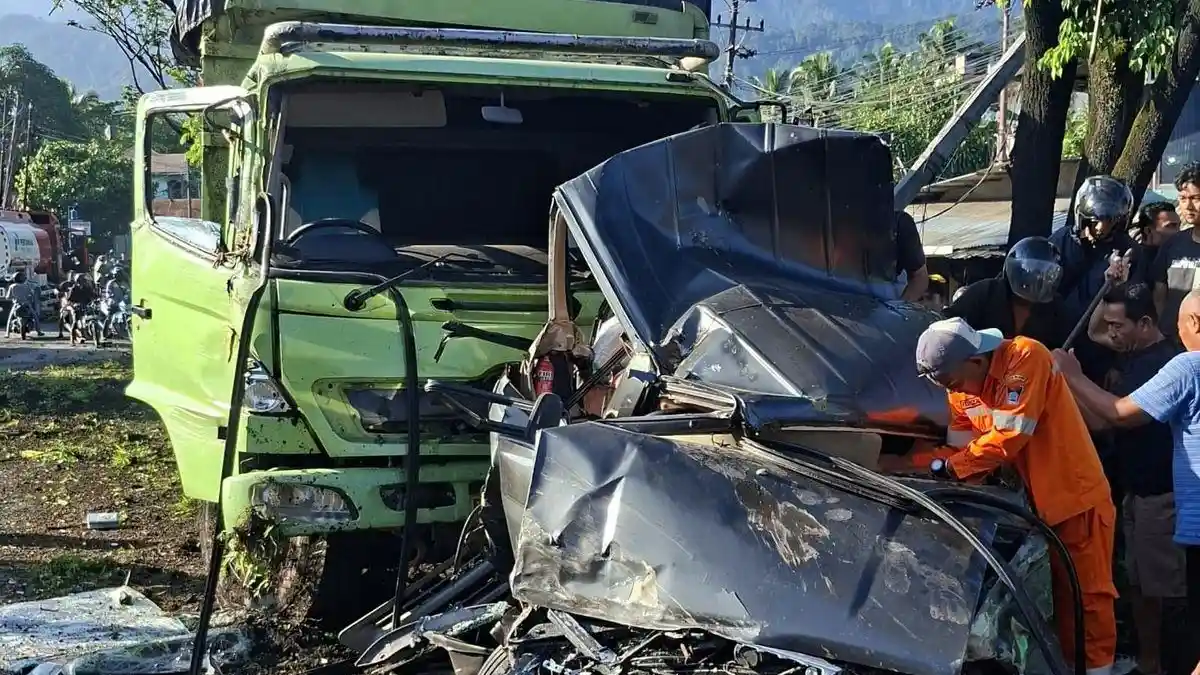 KECELAKAAN Beruntun di Padang, 4 Orang Meninggal Dunia, Penyebabnya Truk Alami Rem Blong