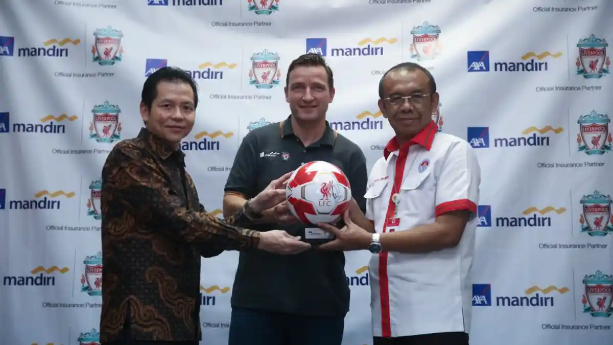 Kisah Perjuangan Vladimir Smicer yang Sempat Dihadapkan 2 Pilihan
