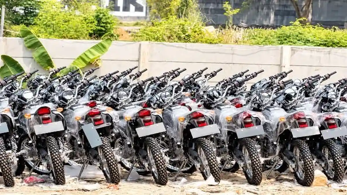 TNI AD Pastikan Deretan Motor Trail yang Terparkir Rapi di Bekasi Bukan ...