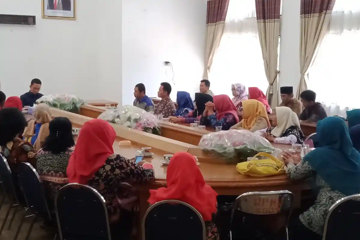 Komisi IV DPRD Lamteng Akan Panggil Dinas Pendidikan, Cari Tahu Data Pasti Guru Honorer