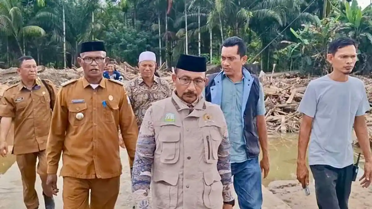 Dari Pantai Timur, Haji Uma Menerobos Geumpang Pidie, Menyalurkan Bantuan ke Aceh Barat