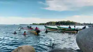 Peserta-lomba-perahu-di-pesisir-Boalemo-Provinsi-Gorontalo.jpg