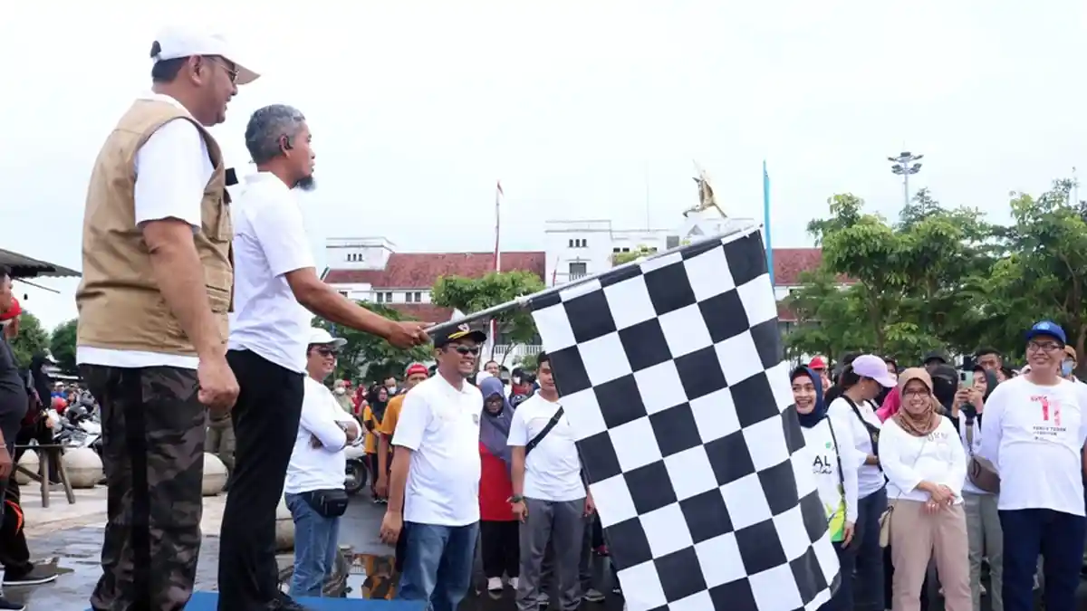 Jalan Sehat Warnai May Day 2023 Kota Tegal, Dedy Yon: Semoga Buruh Semakin Sejahtera