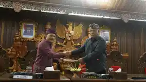 Rapat-paripurna-rekomendasi-dewan-atas-laporan-keterangan-pertanggungjawaban-LKPJ.jpg