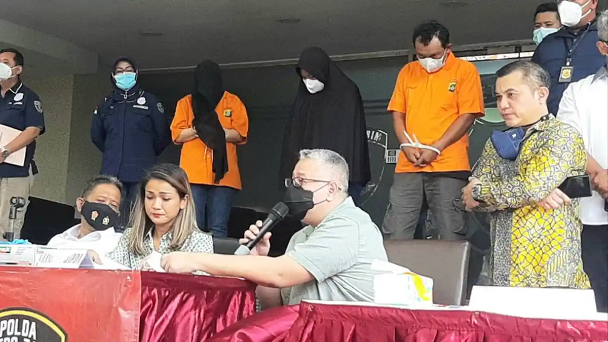 Emosional, Nirina Zubir Menangis dan Memarahi Riri Khasmita Pelaku Penggelapan 6 Aset Ibundanya