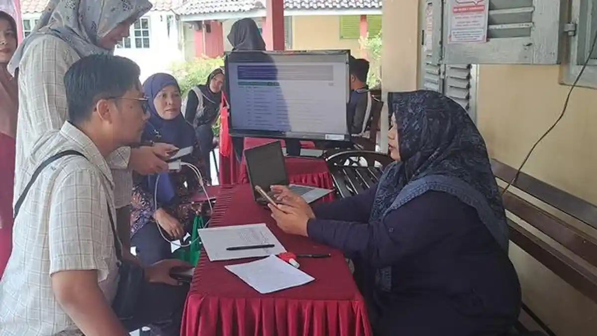 Hari Ketiga SPMB di Banyumas Server Masih Sering Down, Orang Tua Makin Panik