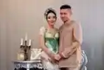 Gisel dan Gading Fitting Baju Pengantin