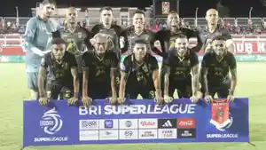 skuad-Malut-United-saat-melawan-PSM-Makassar-di-Kie-Raha.jpg