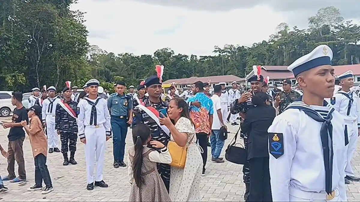 Momen Haru Pertemuan Prajurit dan Orang Tua di Koarmada III Sorong