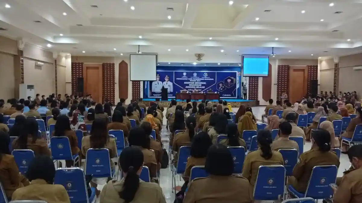 Bupati Malinau Prihatin Proses Belar Mengajar Saat Pandemi, Wempi Ingat Almarhum Ayahnya Jadi Guru