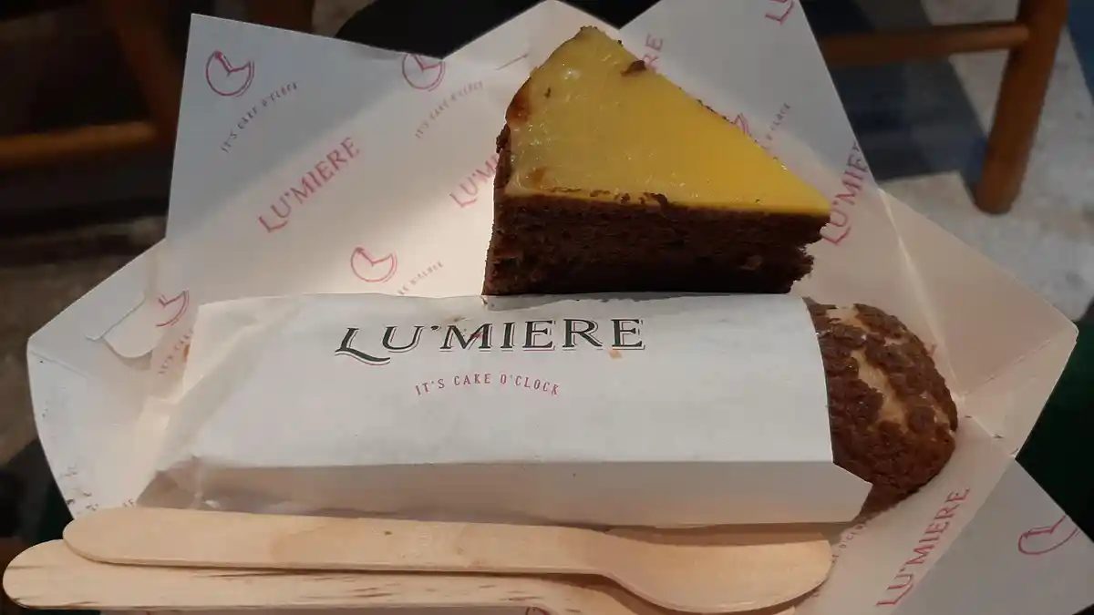 Mencicipi Kelezatan Aneka Kue Lu'miere Cirebon, Garing di Luar dan Lembut di Dalam