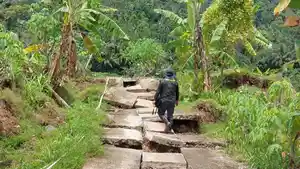 Longsoran-purba-kebumen.jpg