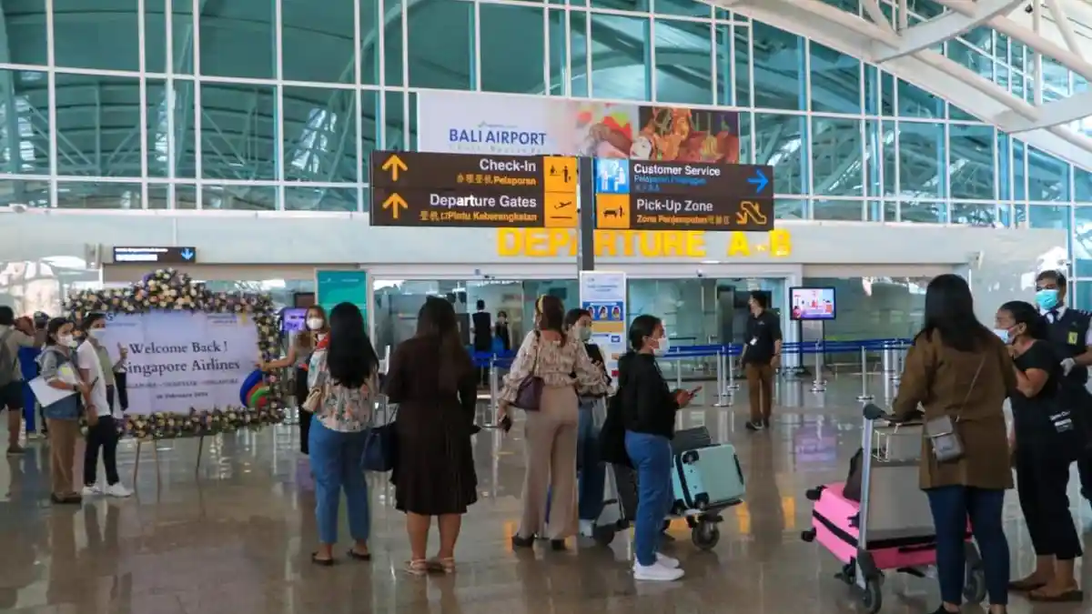 Gubernur Bali Sambut Singapore Airlines Bawa 159 Penumpang, Penerbangan Lain Segera Datang