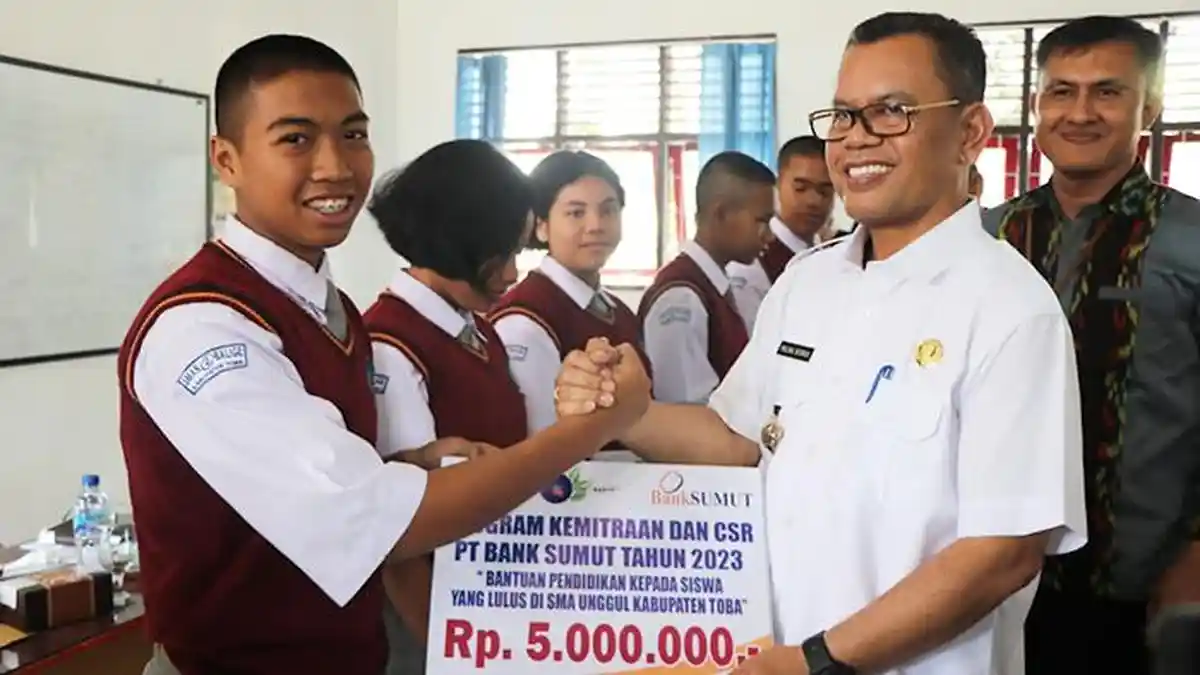 Beasiswa Pemkab Toba yang Diserahkan Saat Hardiknas Akhirnya Cair