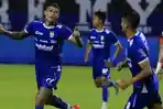 Penyerang-Persib-Ciro-Alves-merayakan-gol-untuk-Persib111.jpg