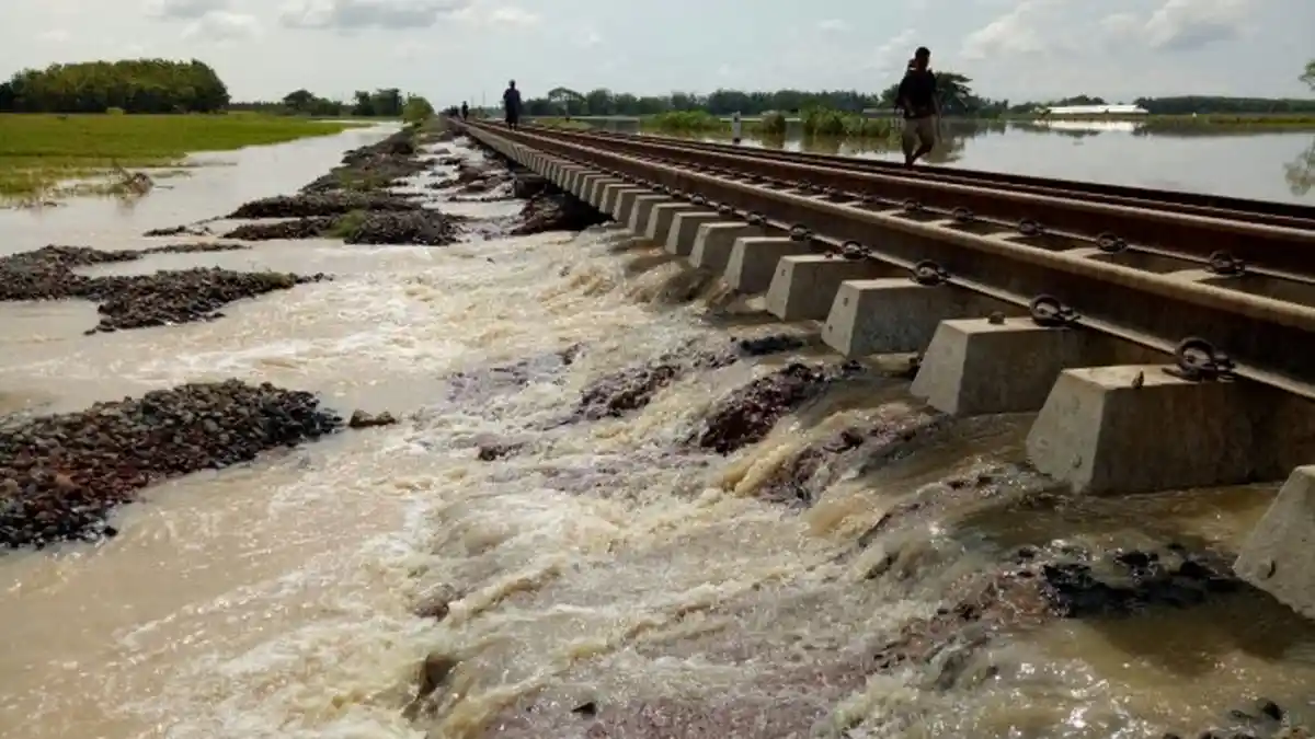 11 Perjalanan Kereta Api dari Jakarta Menuju Semarang Terlambat Akibat Banjir