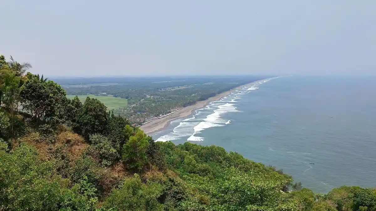 Sagara View di Kebumen, Suguhkan Bentang Alam Samudera Hindia dari Atas Bukit