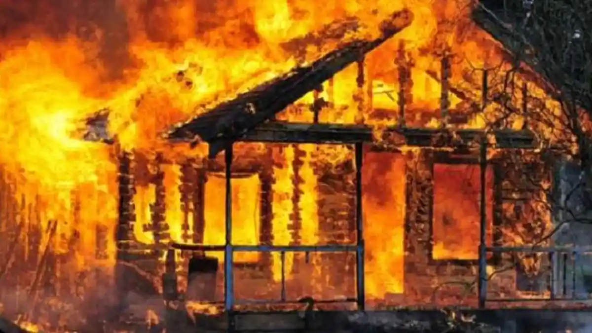 Satu Rumah Dihuni 3 KK di Tapos Depok Ludes Terbakar