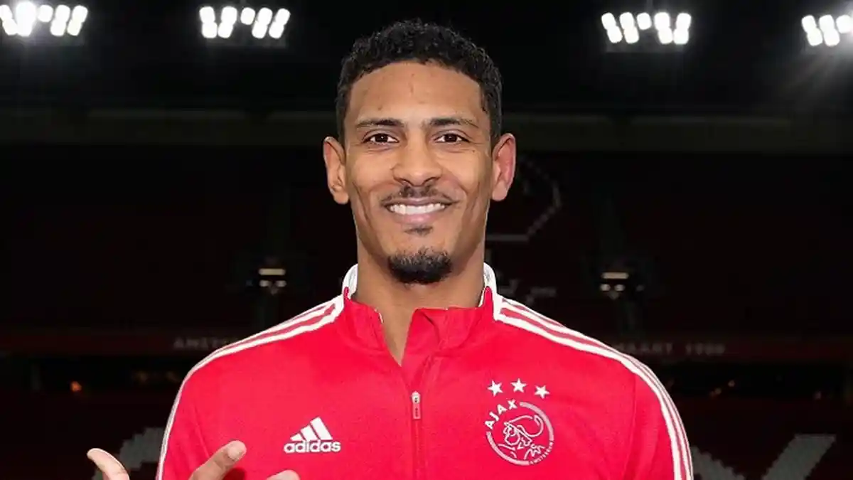 Pemain Ajax Ini Bantah Dirinya Bakal Pindah ke Man United di Bursa Transfer Mendatang
