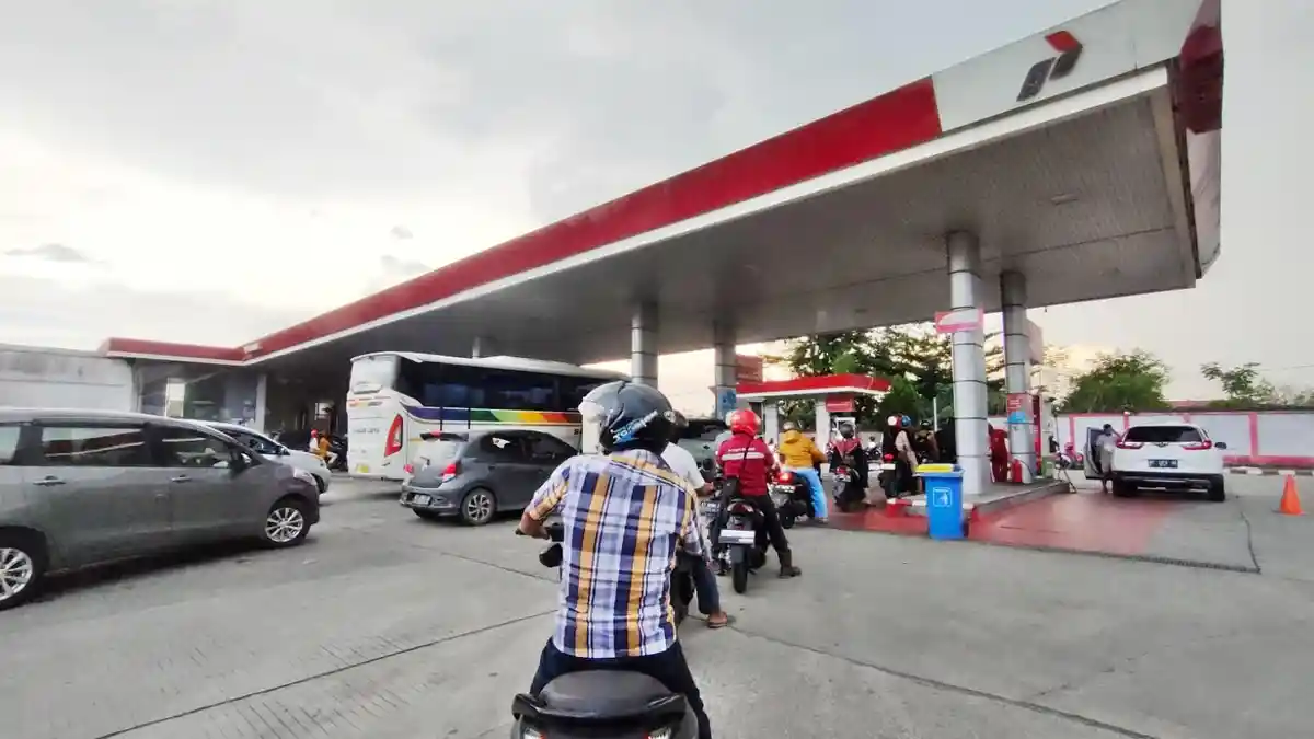 Antrean Panjang di SPBU Timbulkan Kemacetan, Ketua Bapemperda DPRD Samarinda: Perlu Dievaluasi