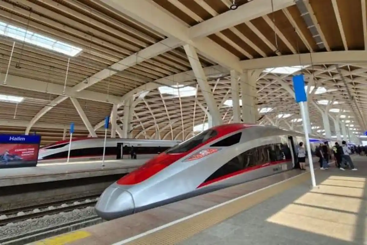 Menkeu Purbaya Respons Pernyataan Jokowi Soal Whoosh tak Sekadar Cari Laba, 'Ada Betulnya Juga'