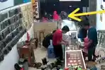 Nyaru Sebagai Pembeli, Pria Terekam CCTV Gasak Ponsel, Pemilik Konter Beri Waktu Kembalikan