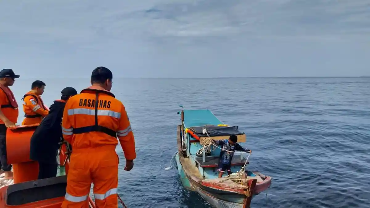 Dua Nelayan Pesisir Selatan Hilang Kontak di Laut Ditemukan Selamat Tim SAR Gabungan