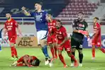 Pemain-Persib-Bandung-Nick-Kuipers-kecewa-gagal-memenangkan-duel.jpg