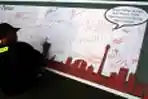 Warga Aksi Tanda Tangan Pilkada Damai