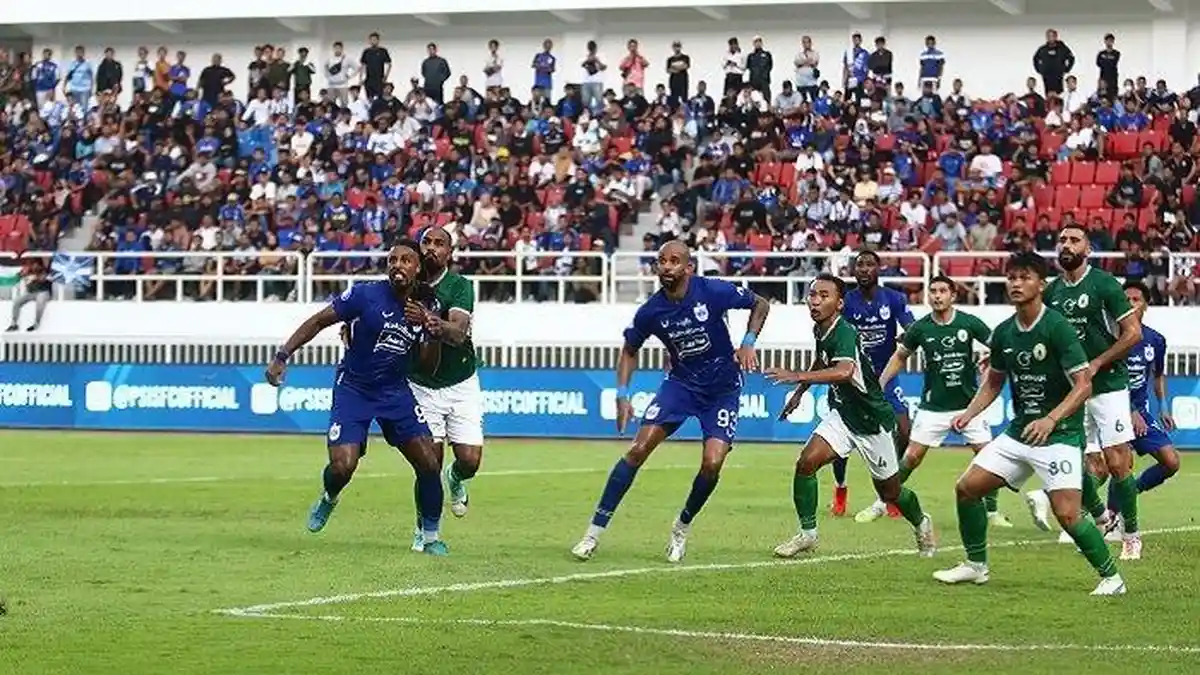 Laga PSIS Vs PSS Ricuh, Eks Exco PSSI Kena Serang dan Terluka, Pria Bertato Sok Jago Masuk Lapangan