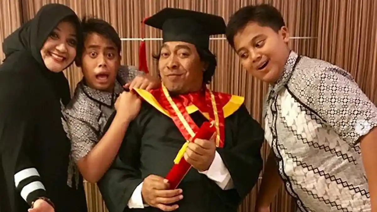 Kisah Karir Komedian Komeng, Sering Diusir Saat Tawarkan Melawak di Acara Pernikahan