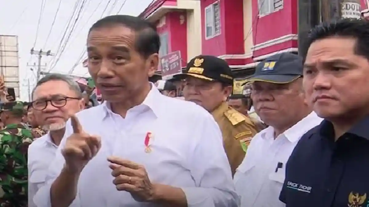 Pemda tak Mampu, Jokowi Ambil Alih Perbaikan Jalan Rusak di Lampung