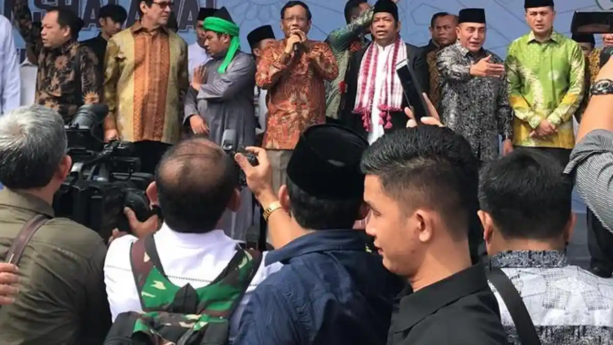 Menko Polhukam Mahfud MD Pimpin Sejuta Shalawat di UIN Sumatera Utara
